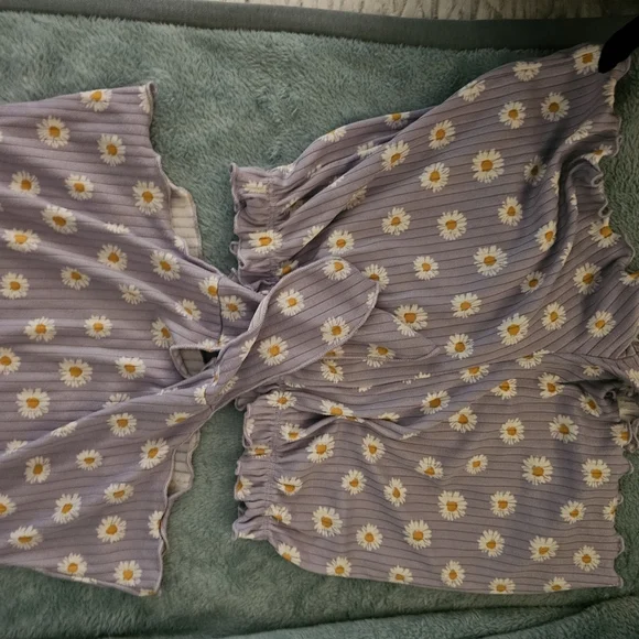 Lily Bleu Purple and White Daisy Matching Set - Picture 6 of 15